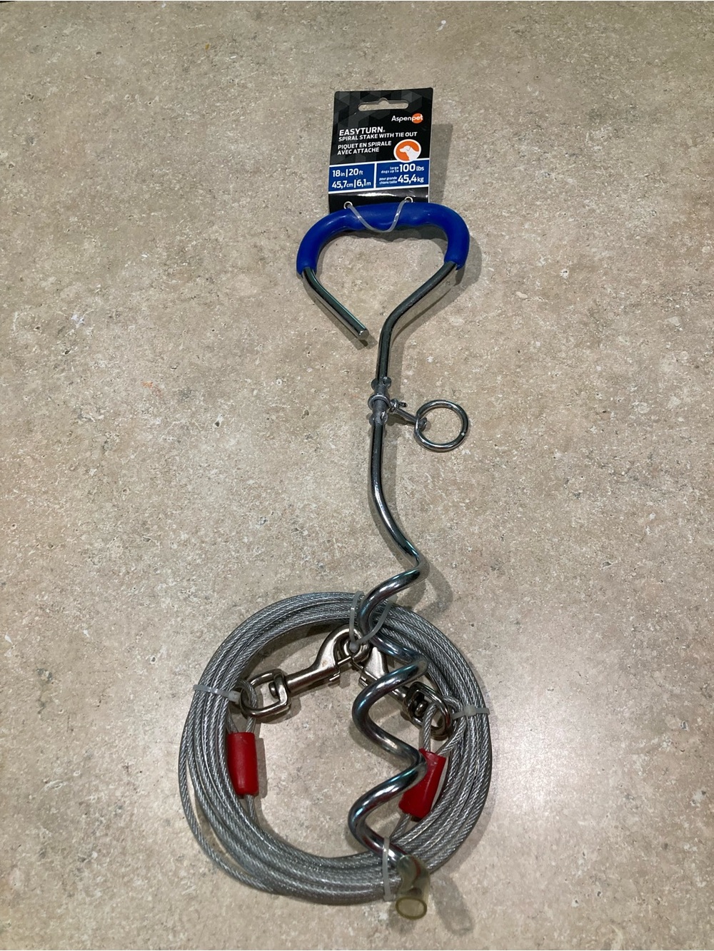 EasyTurn Steel Cable Tie-Out with Blue Handle